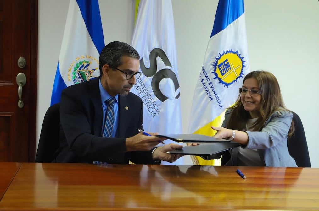 SC y UEES suscriben acuerdo de cooperación